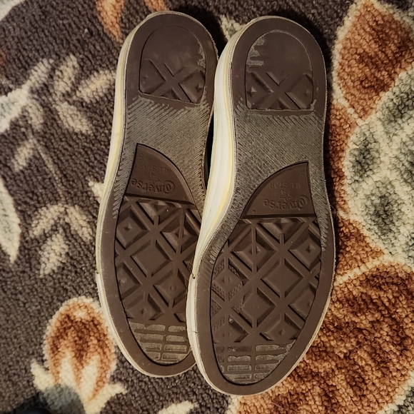 Converse - Picture 2 of 2